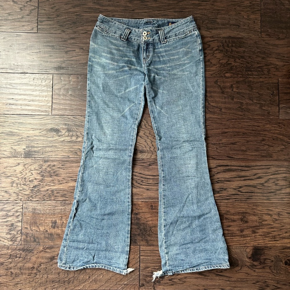 Low waisted flared jeans